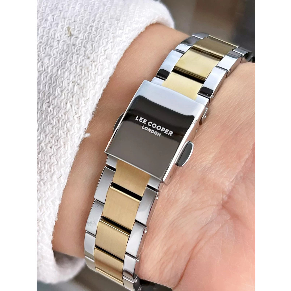 ساعت مچی زنانه لی کوپر مدل LEE COOPER LC07102.250 2 بند ساعت مچی زنانه لی کوپر مدل LEE COOPER LC07102.250